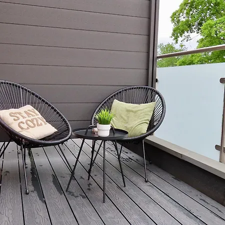 Home & Apart - Stilvolles Apartment In Oldenburg-Kreyenbrueck - Balkon, Parkplatz & Wlan * Oldenburg