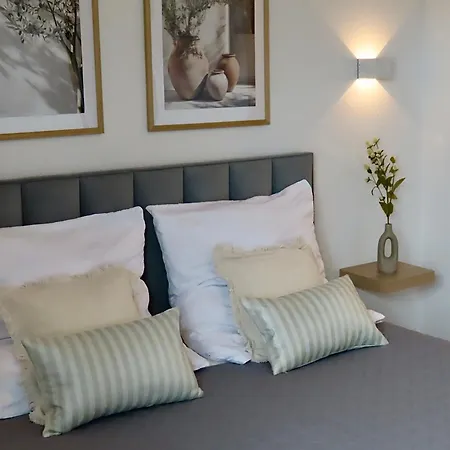 Home & Apart - Stilvolles Apartment In Oldenburg-Kreyenbrueck - Balkon, Parkplatz & Wlan * Oldenburg