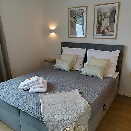 Apartmán Home & Apart - Stilvolles Apartment In Oldenburg-Kreyenbrueck - Balkon, Parkplatz & Wlan *