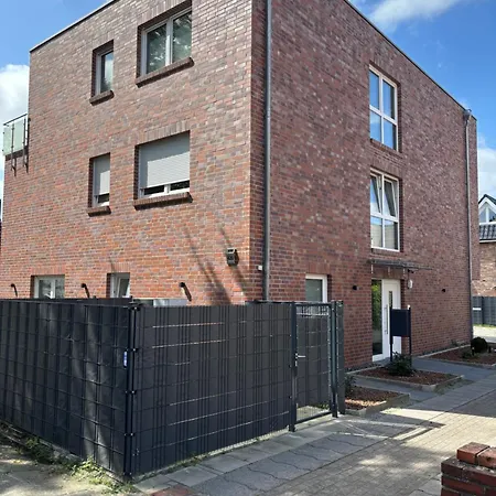 Home & Apart - Stilvolles Apartment In Oldenburg-Kreyenbrueck - Balkon, Parkplatz & Wlan * Oldenburg